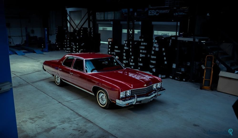 1974' Chevrolet Caprice photo #2