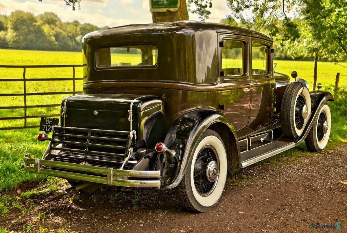 1930' Cadillac 353 V8 Town Sedan photo #4