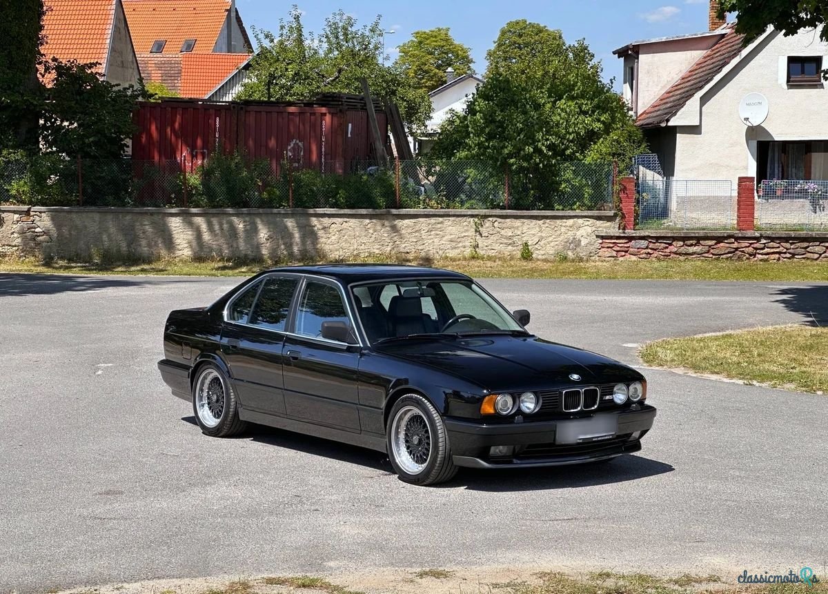 1989' BMW M5 photo #1
