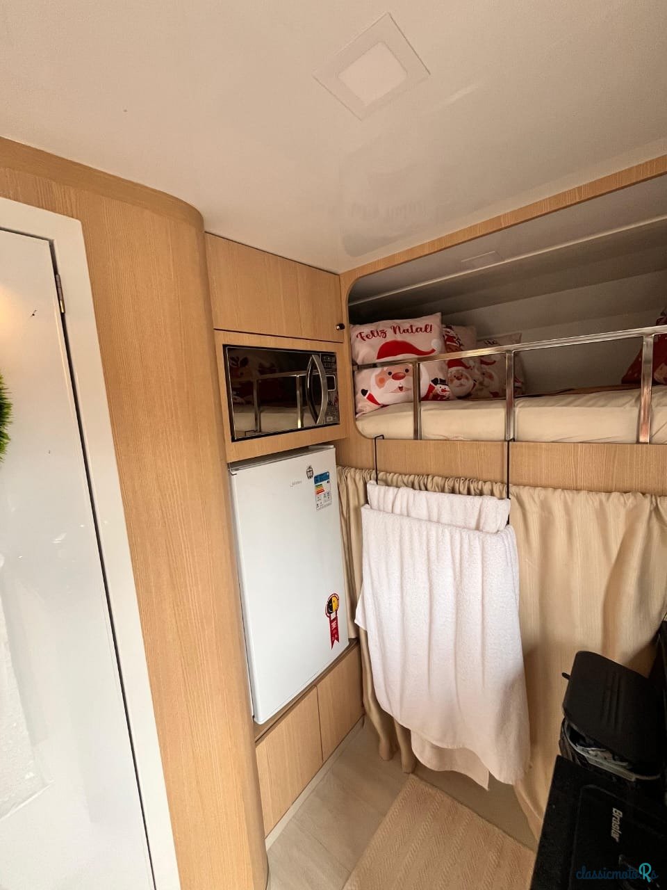 1987' Volkswagen Vans T2 baywindow bus camper van photo #5