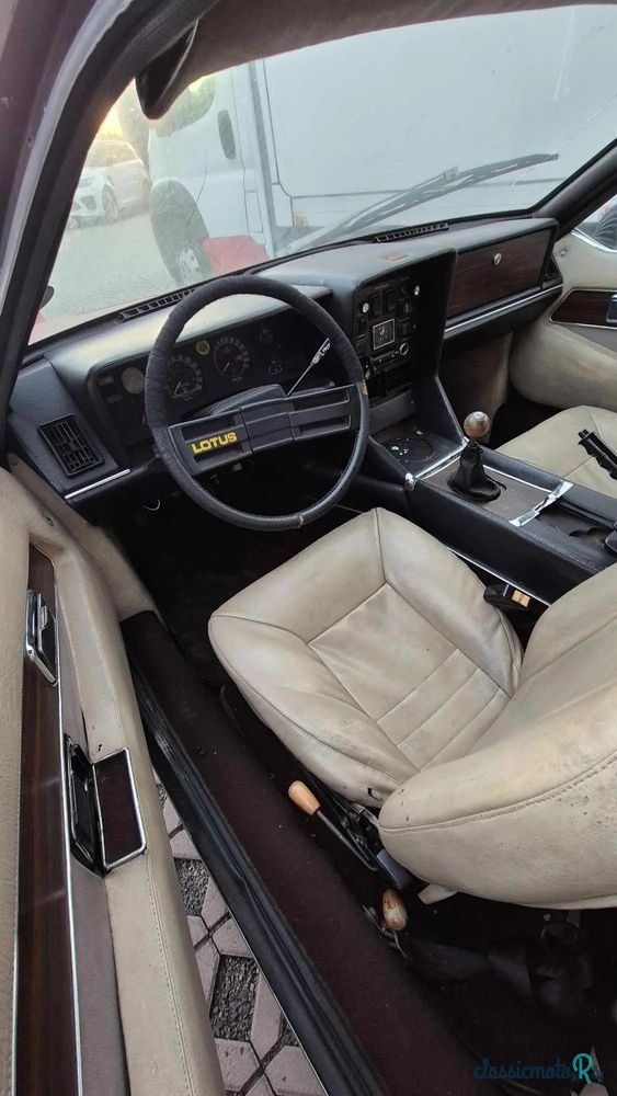 1975' Lotus Elite photo #4