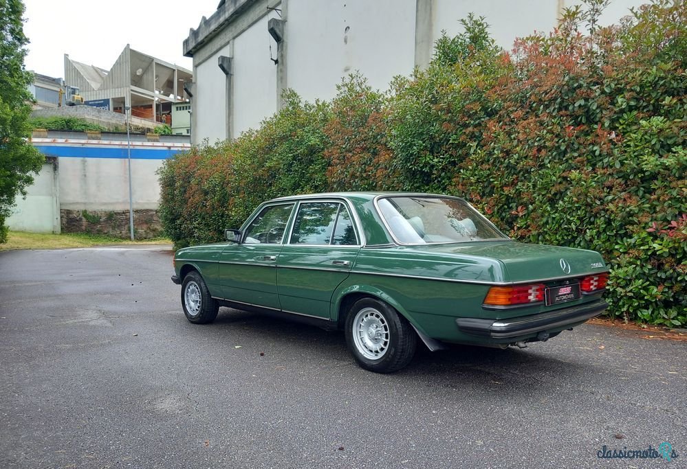 1977' Mercedes-Benz 300 photo #2