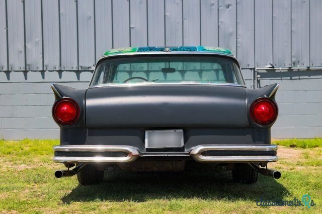 1957' Ford Fairlane photo #3