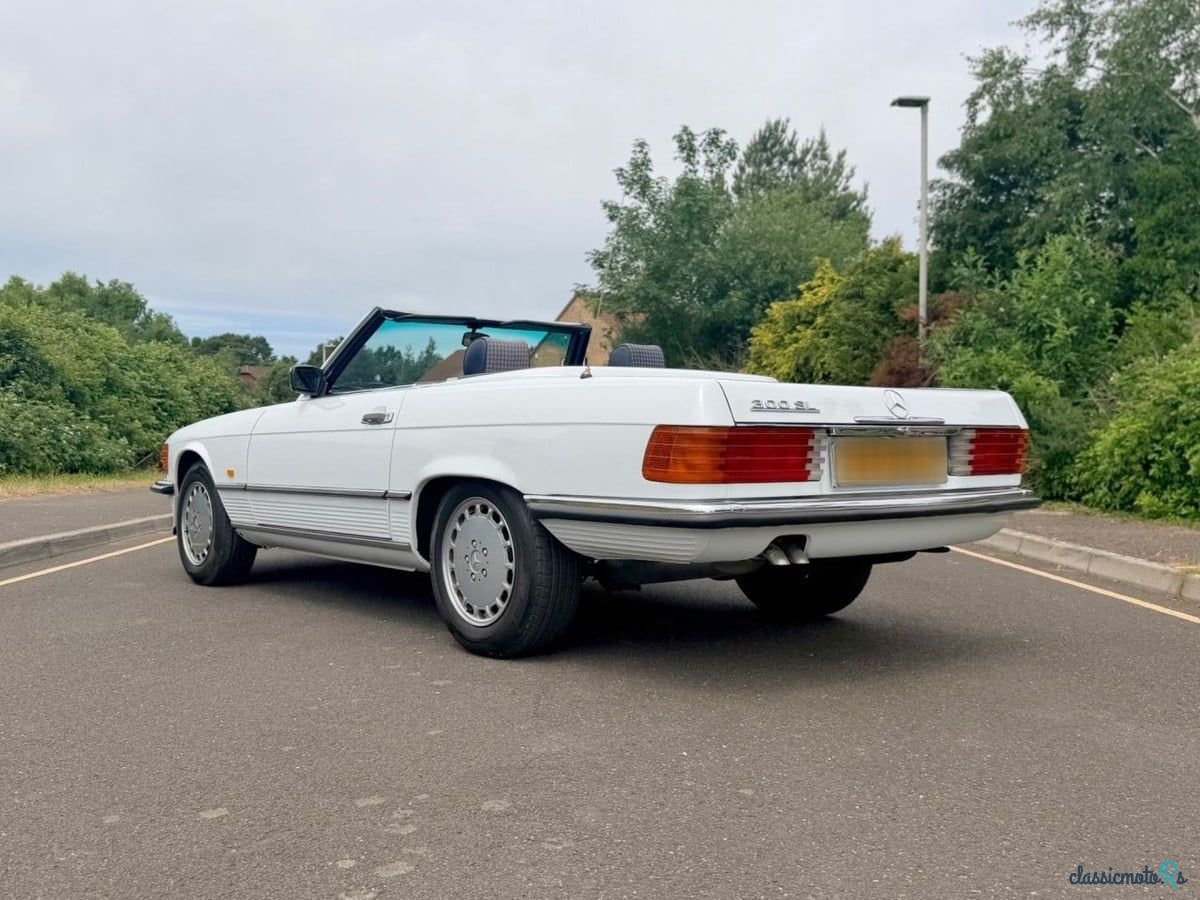 1987' Mercedes-Benz 300 photo #4