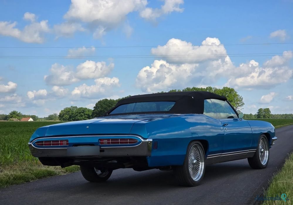 1970' Pontiac Bonneville photo #1