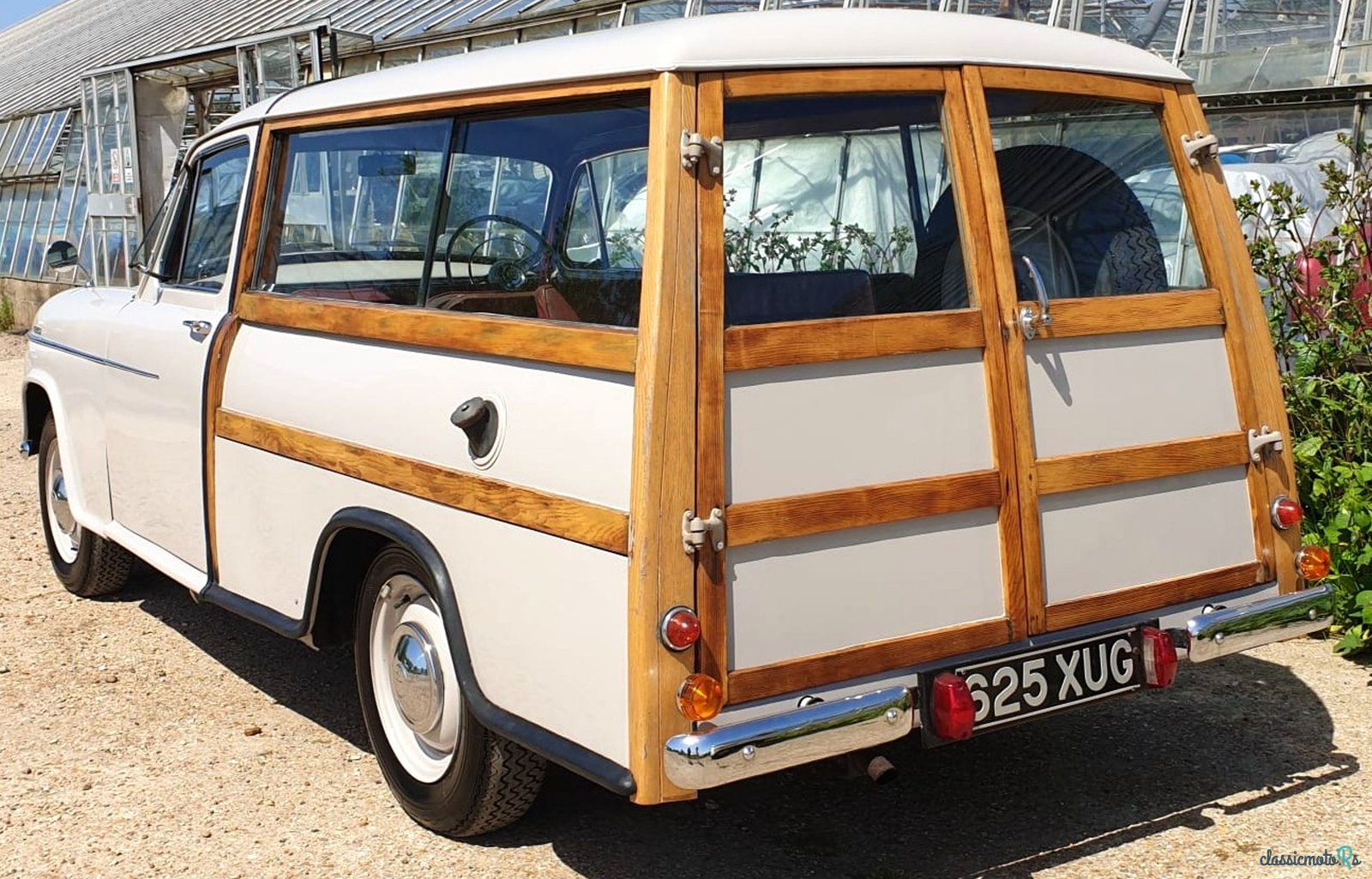 1956' Morris Traveller photo #3