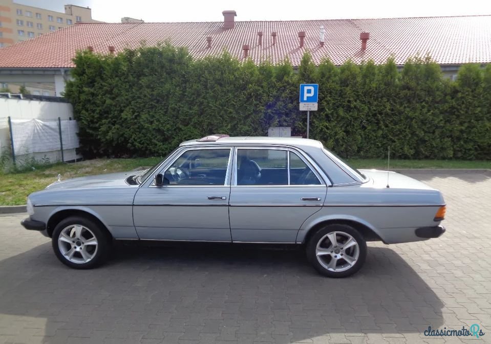 1977' Mercedes-Benz W123 photo #5