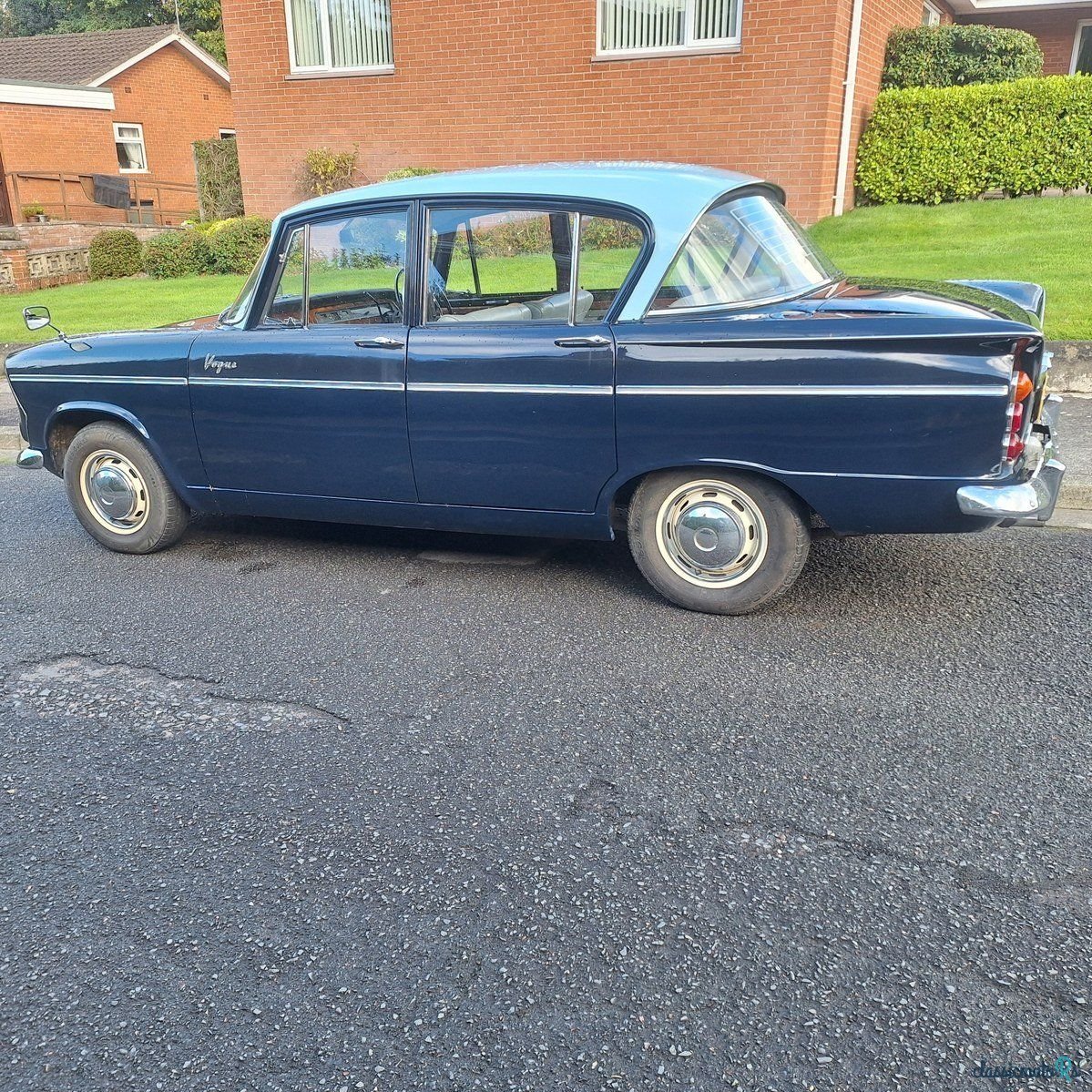 1963' Singer Vogue photo #4