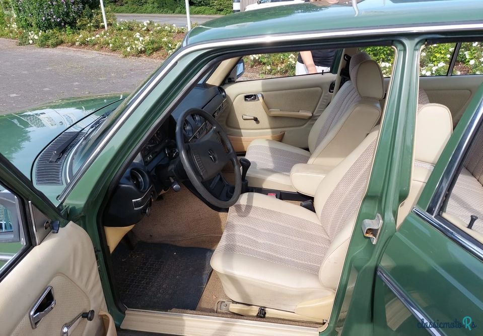 1978' Mercedes-Benz W123 photo #4