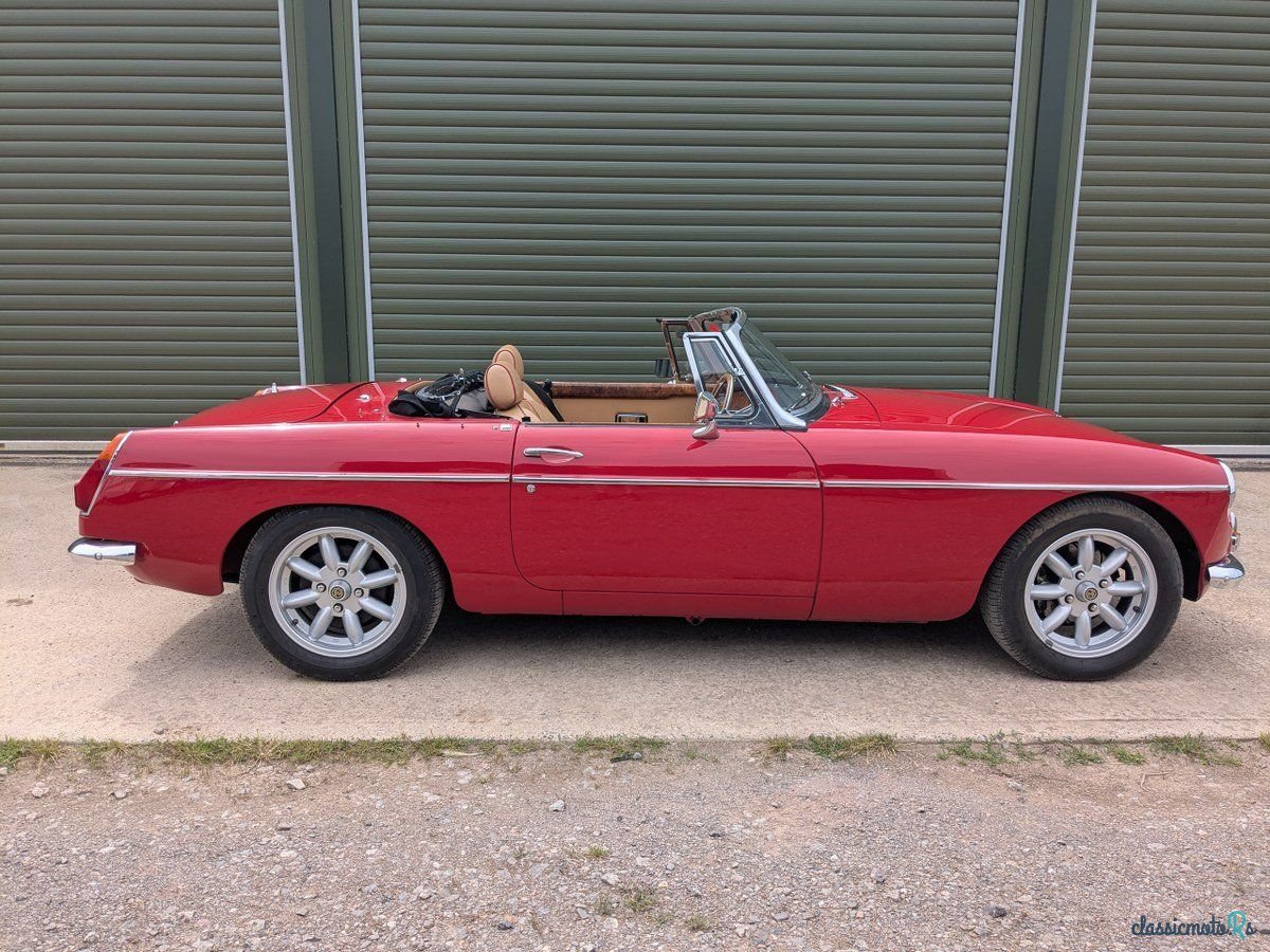 1970' MG MGB photo #1