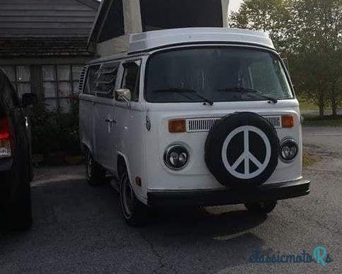 1975' Volkswagen Camper Van photo #1