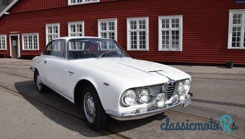 1965' Alfa Romeo 2600 Sprint photo #1