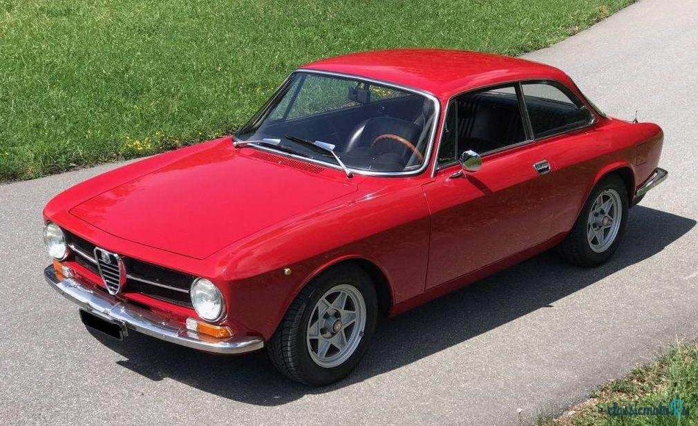 1974' Alfa Romeo Gt photo #1