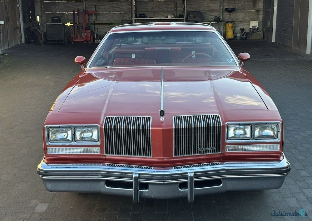 1977' Oldsmobile Cutlass photo #2