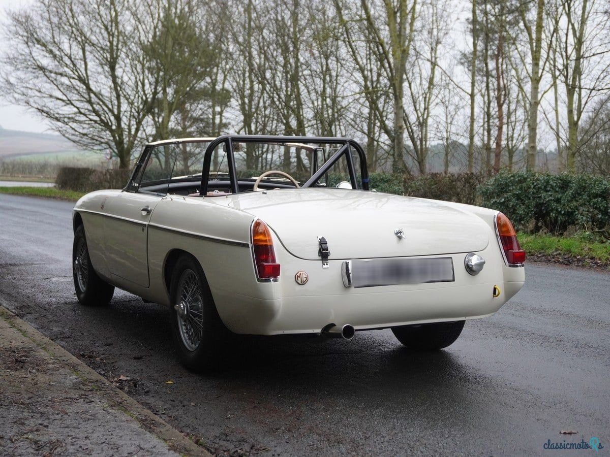 1964' MG MGB photo #4