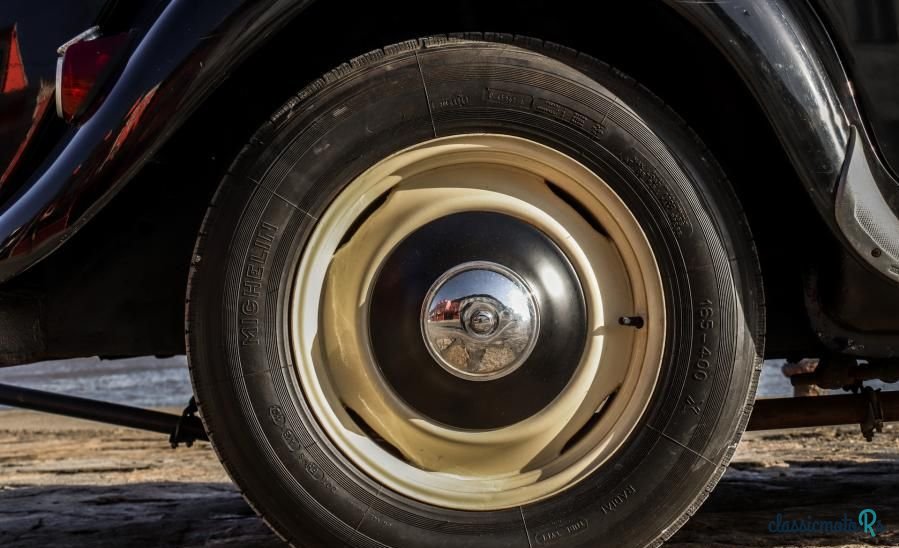 1957' Citroen 11 photo #5