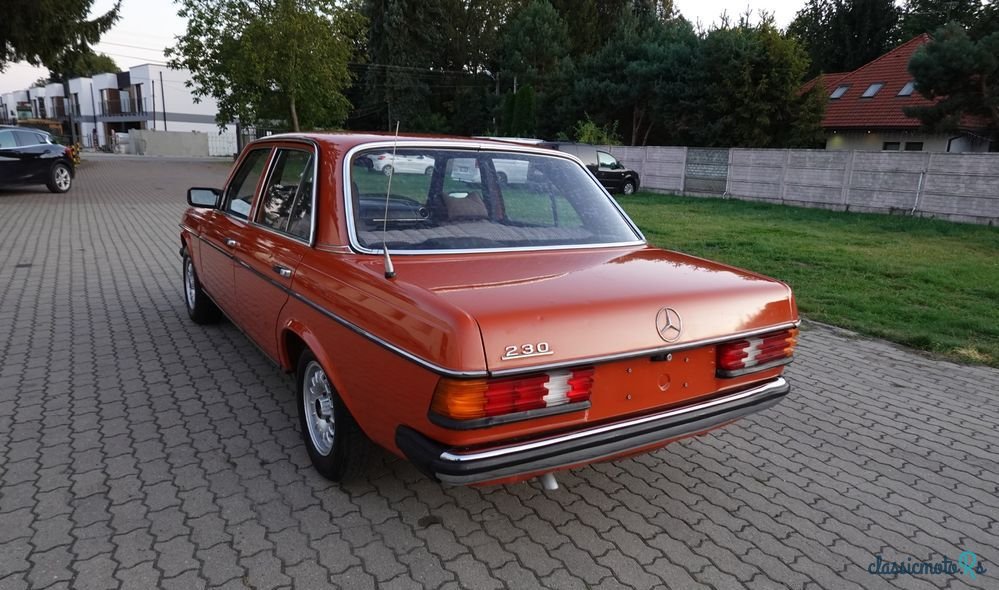 1977' Mercedes-Benz W123 photo #3