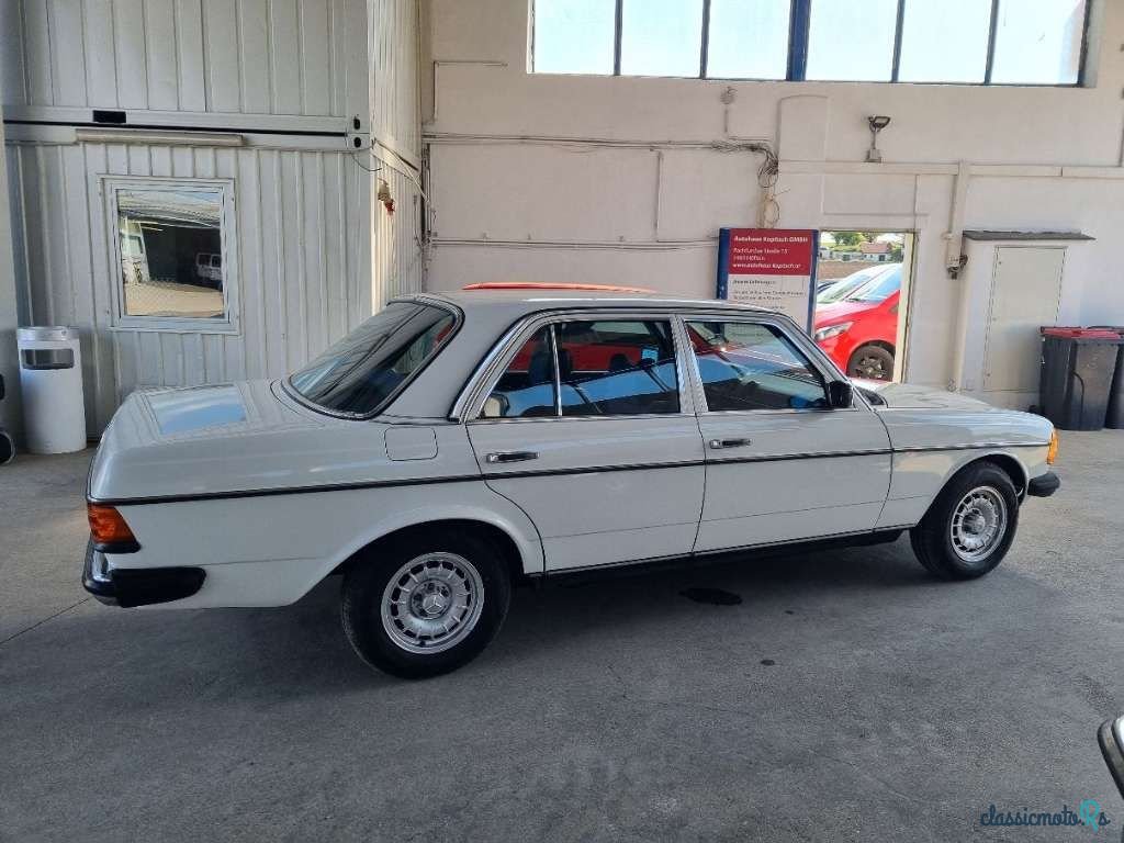 1977' Mercedes-Benz 240 W123 photo #4