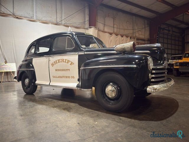 1947' Ford Super Deluxe photo #2