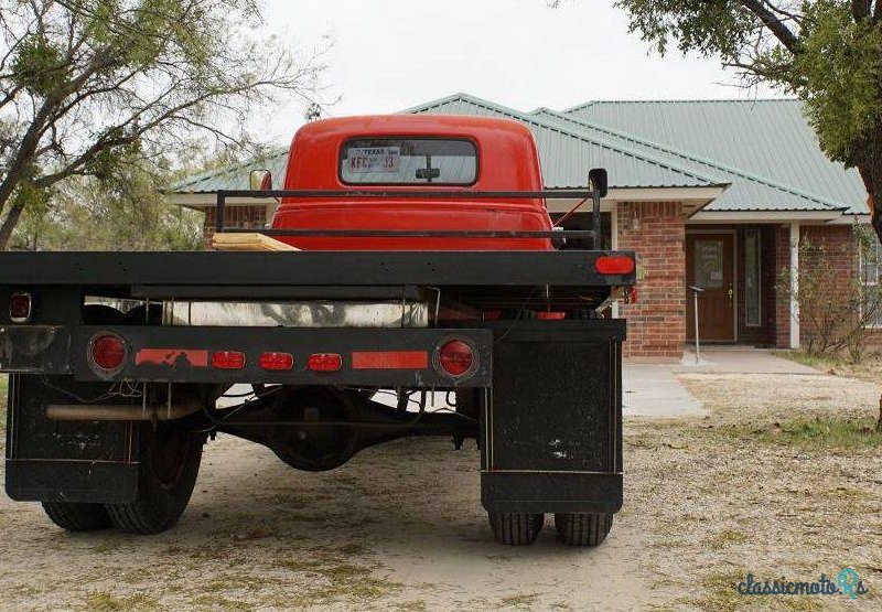 1960' Chevrolet 4400 photo #1