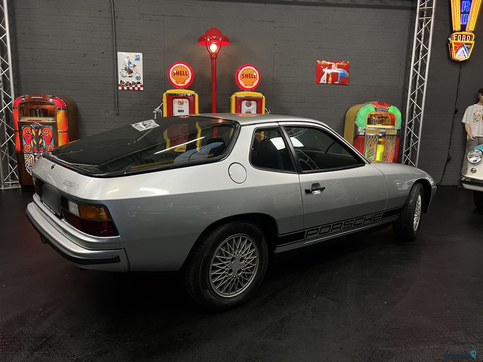 1980' Porsche 924 photo #2