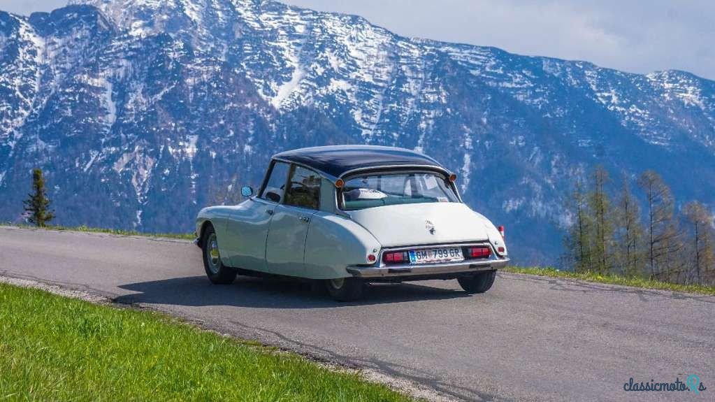 1972' Citroen DS ID19 photo #5