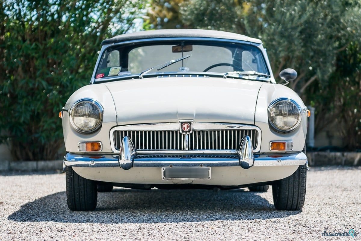 1965' MG MGB photo #2