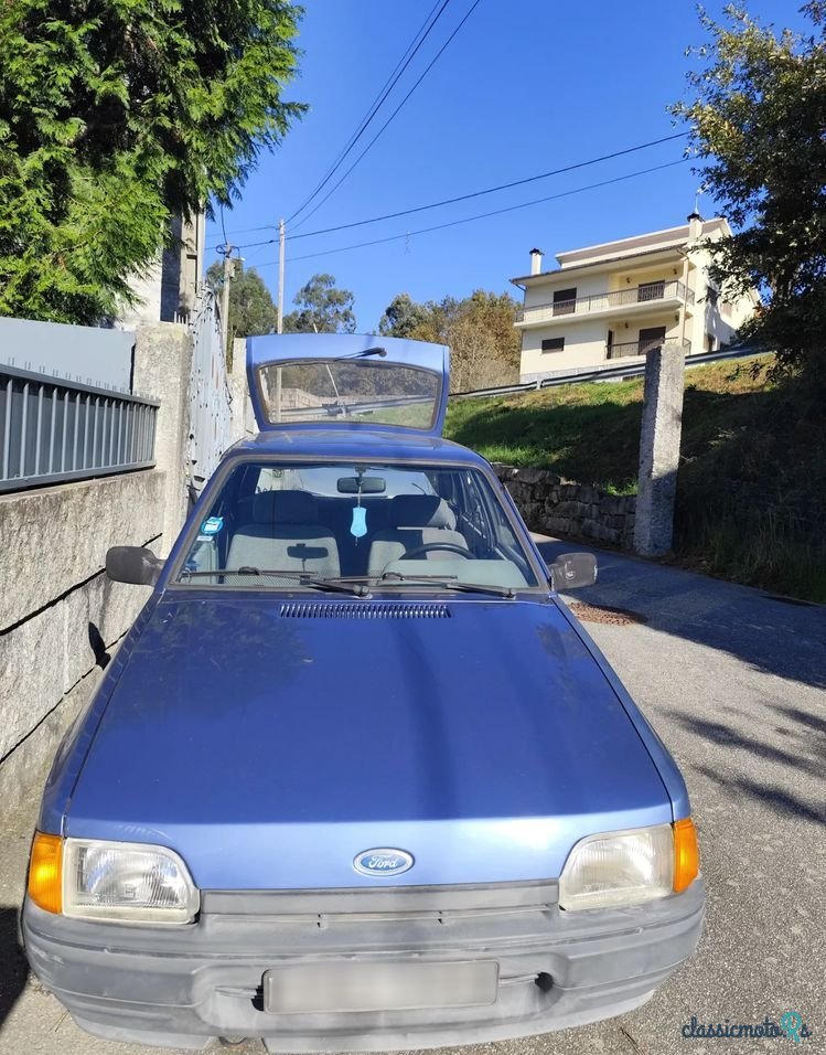 1988' Ford Escort 1.1 Cl photo #1