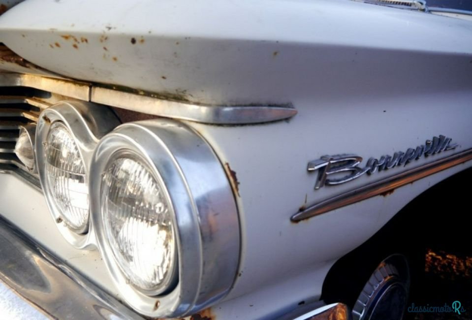 1960' Pontiac Bonneville photo #2