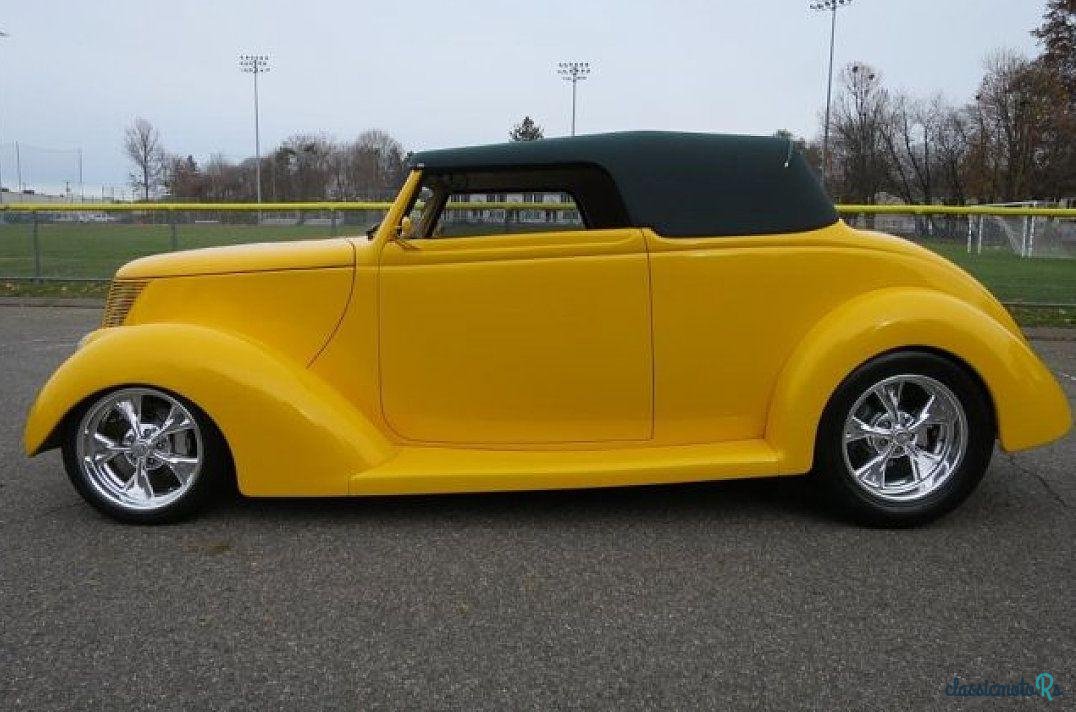 1937' Ford Custom photo #1