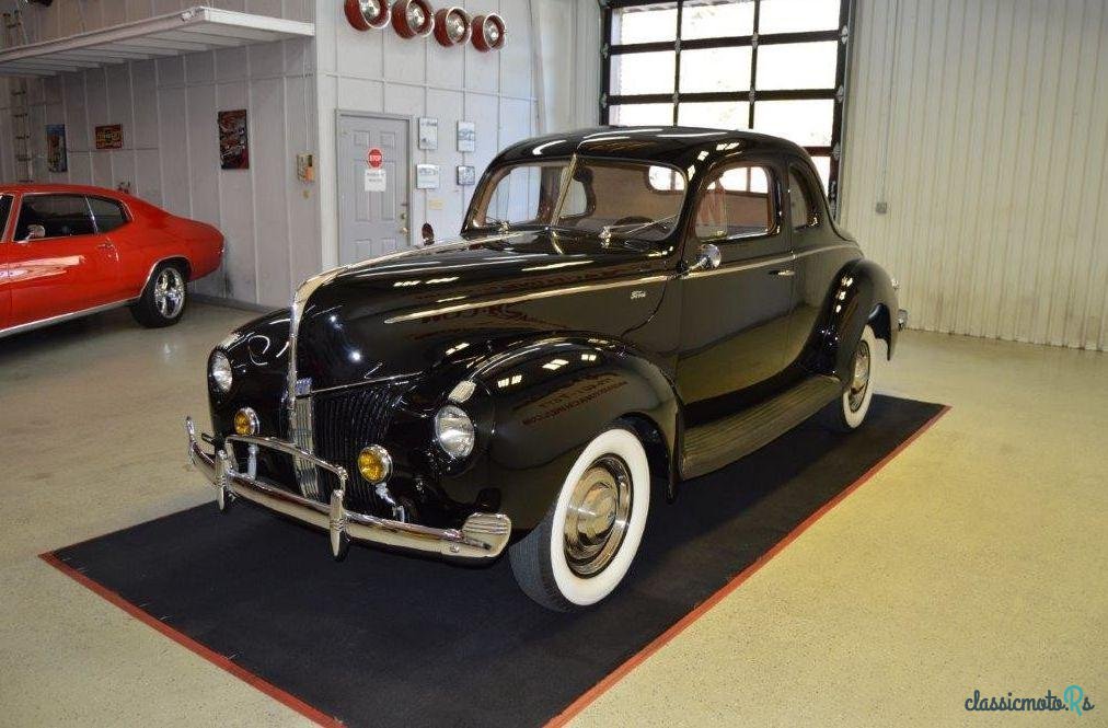 1940' Ford photo #1