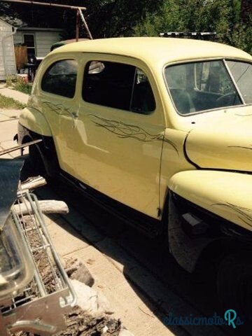 1947' Ford photo #2