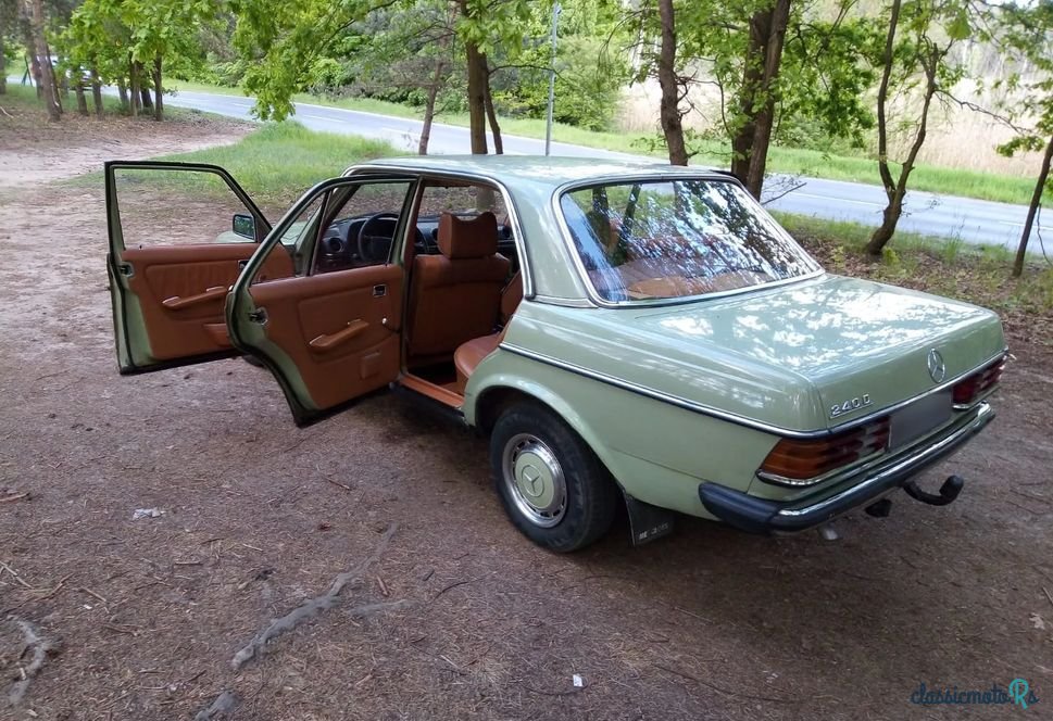 1979' Mercedes-Benz W123 photo #6