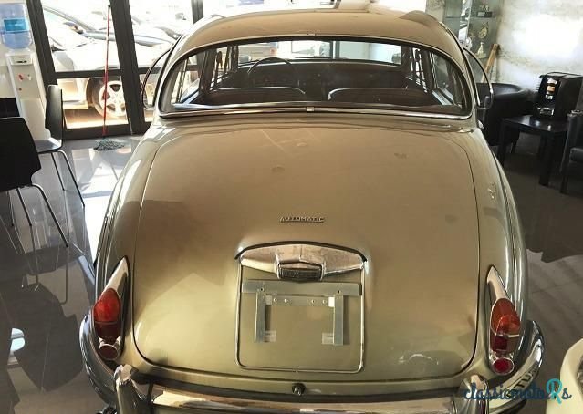 1966' Jaguar Mk Ii photo #3