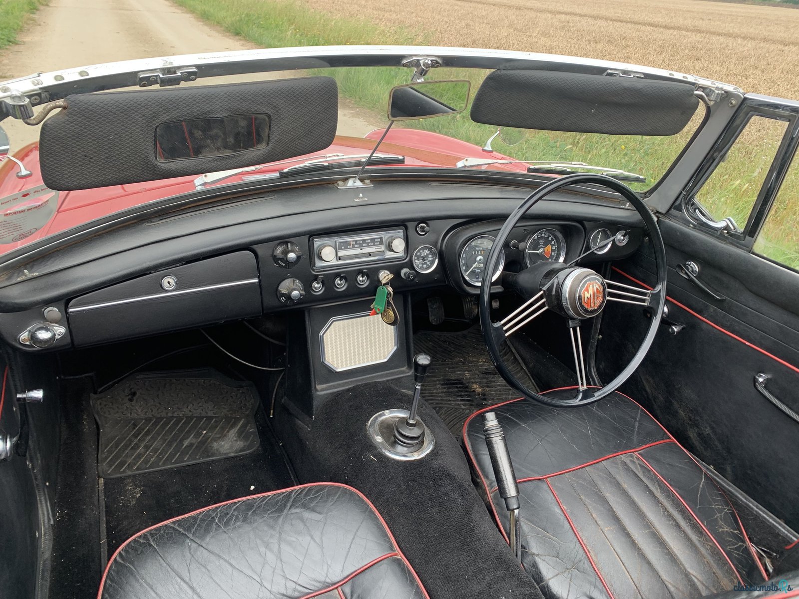 1965' MG Mgb Gt photo #4