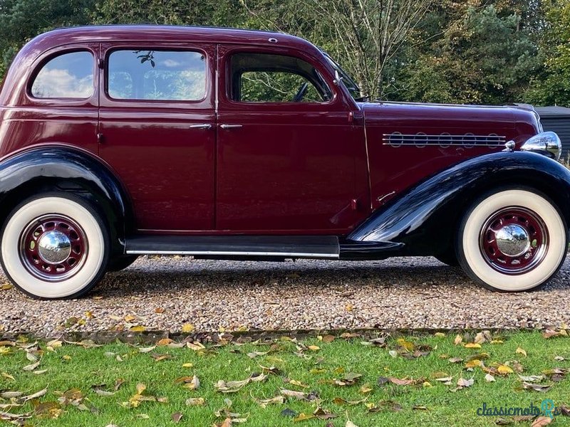 1935' Chrysler Airstream photo #2