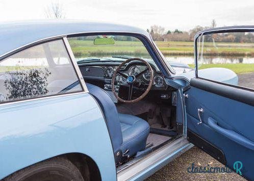 1960' Aston Martin DB4 Series Ii photo #3