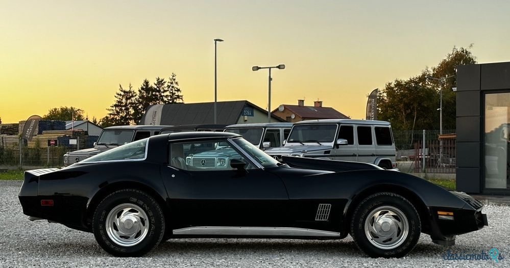 1980' Chevrolet Corvette photo #3