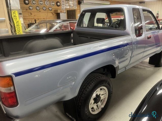 1989' Toyota Pickup photo #2