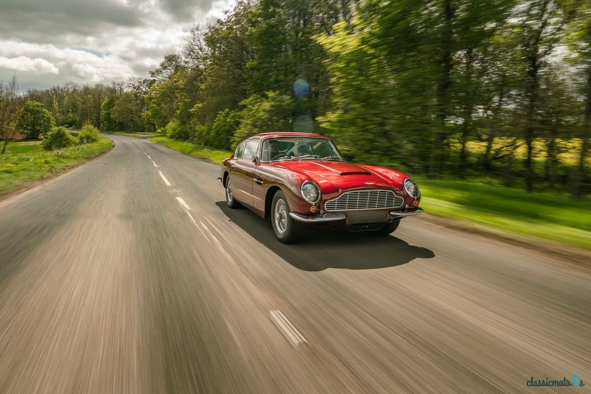 1967' Aston Martin DB6 photo #1