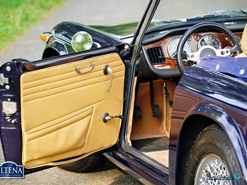 1966' Triumph TR4 photo #5