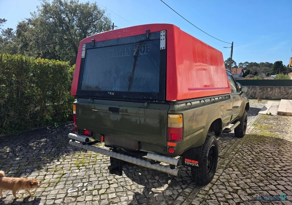 1989' Toyota Hilux photo #3