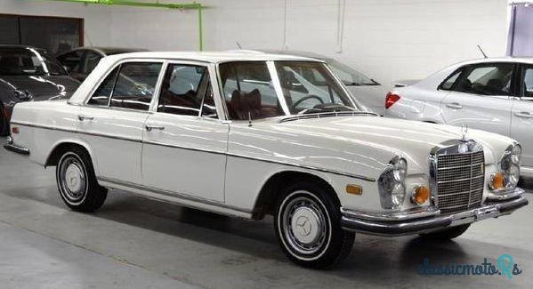 1972' Mercedes-Benz 280 Sedan photo #1