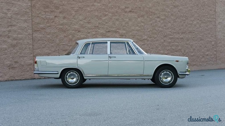 1960' Alfa Romeo 2000 photo #2