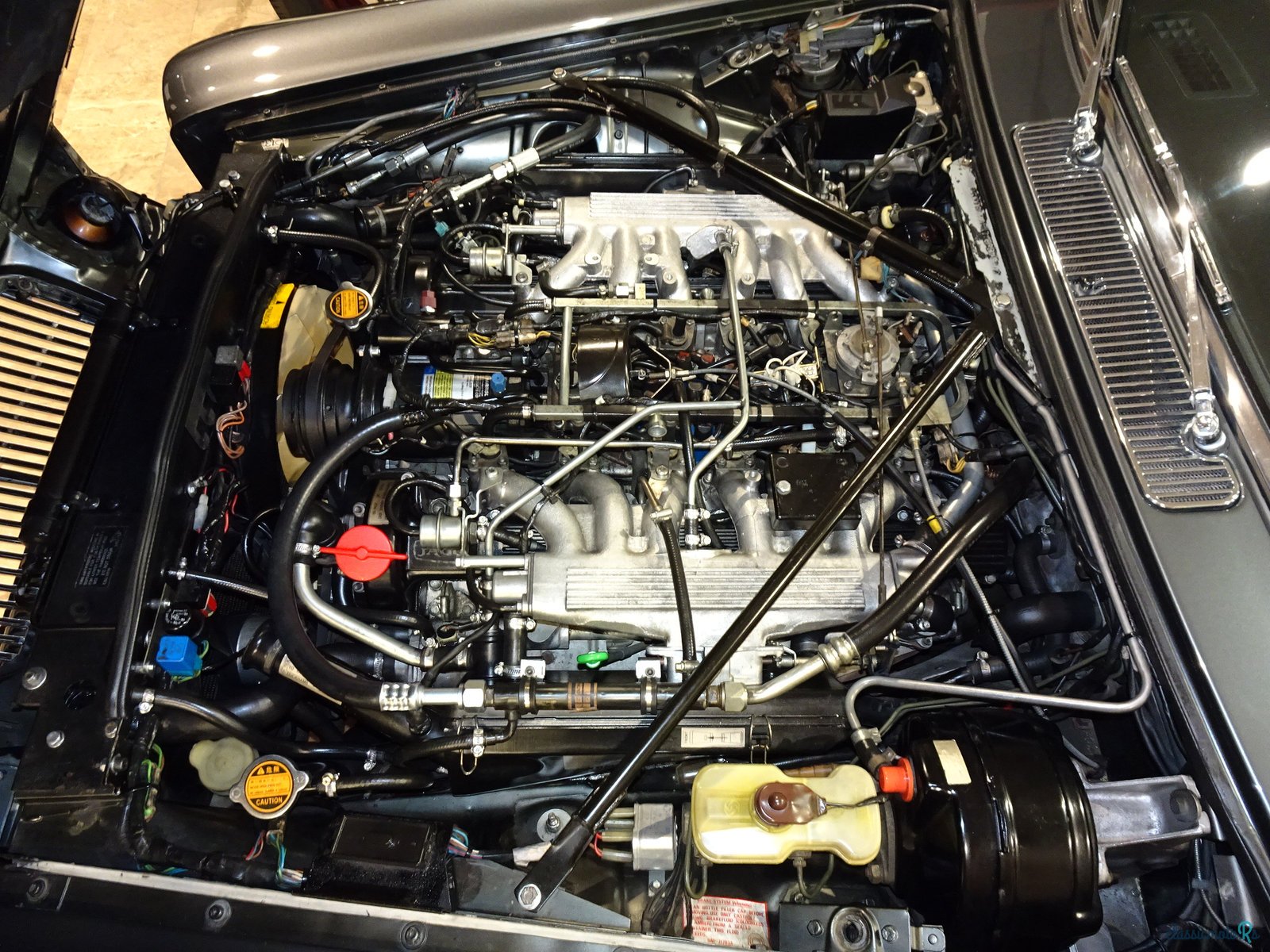 1991' Jaguar XJ12 5,3 SALOON SERIES III photo #7