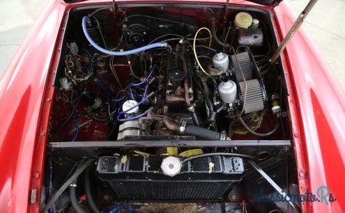 1973' MG B Convertible photo #1