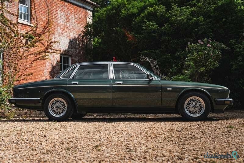 1987' Daimler Six photo #4