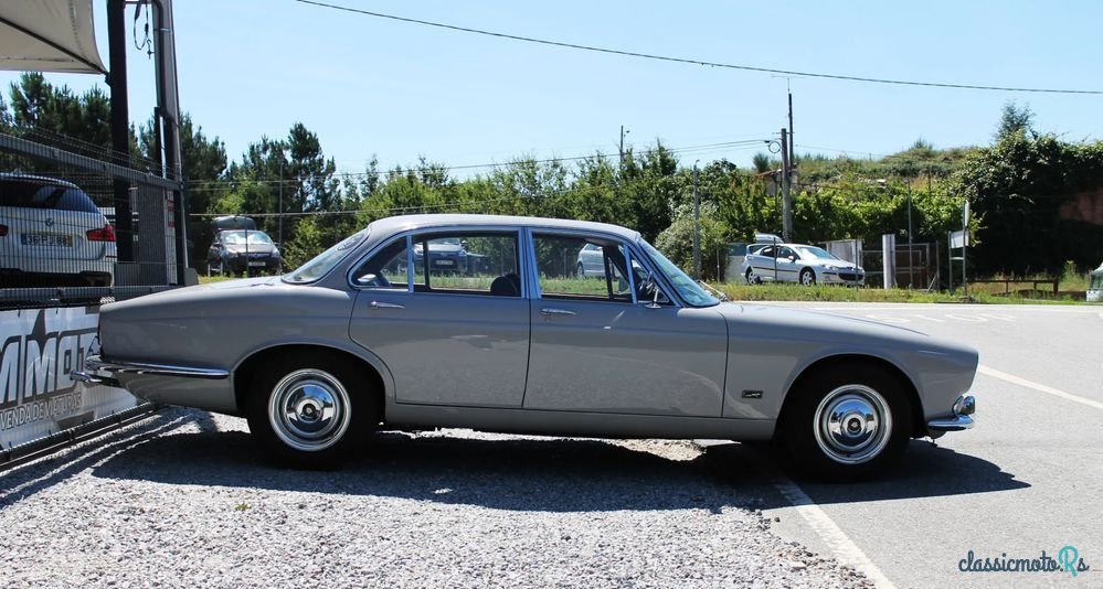 1980' Jaguar XJ photo #4