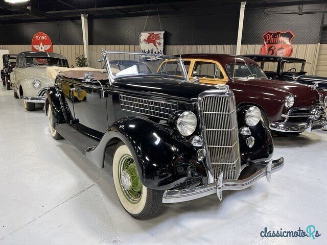 1935' Ford Deluxe photo #1