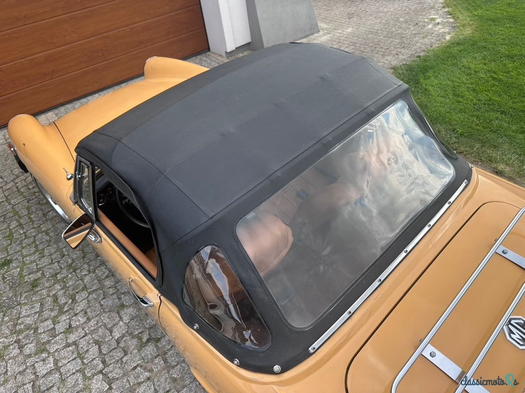 1977' MG Midget photo #4